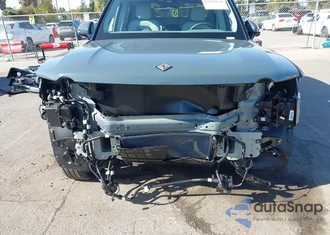 2025 Rivian R1T Ascend Tri Motor Max Pack/Premium Tri Motor Max Pack из США, поврежденный, VIN 7FCTGCAPXSN042441